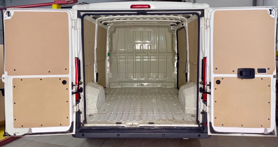 Pannelli di rivestimento laterale vano di carico Ducato Jumper Boxer L1 H1 - Immagine 2 di 4