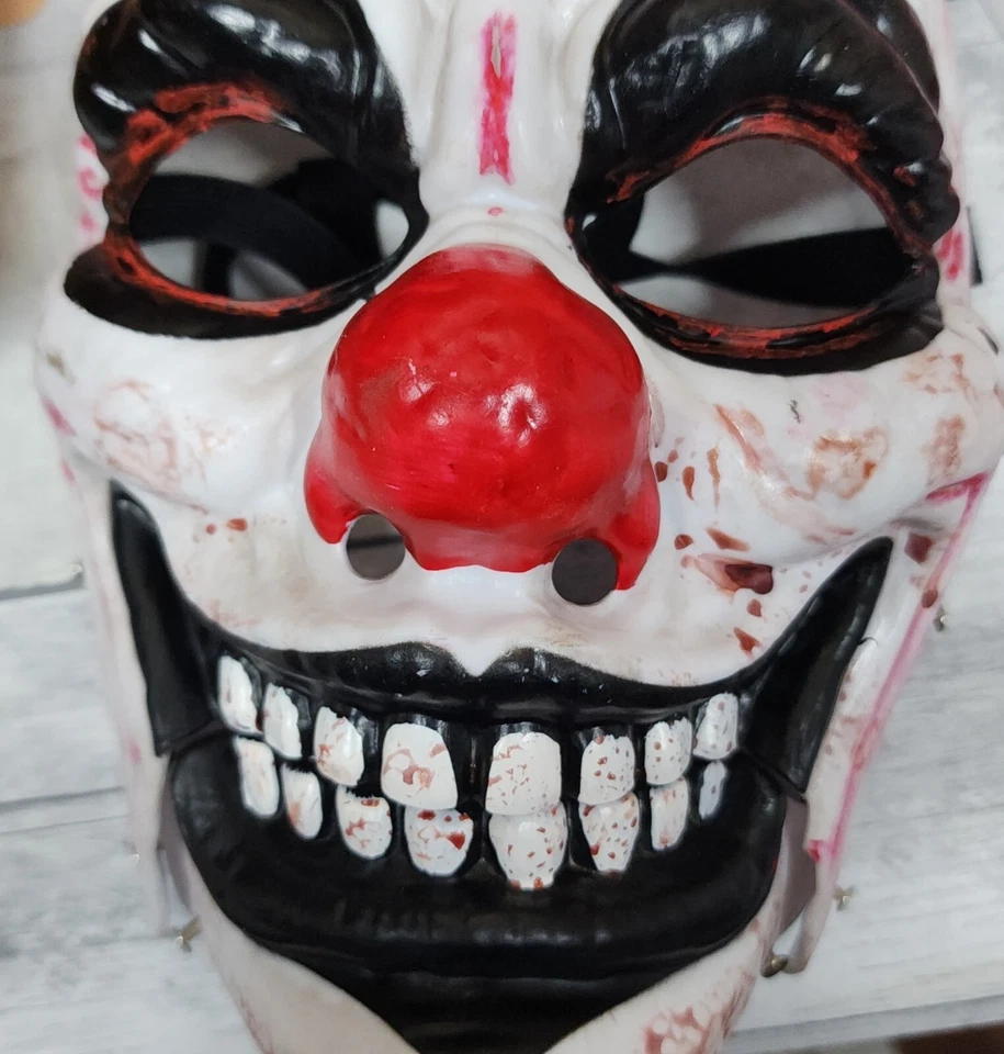 Halloween masks 6pcs lot-Clown, PJ Owlette, T-Rex, 2 Senora & Venetian - Image 2 of 4