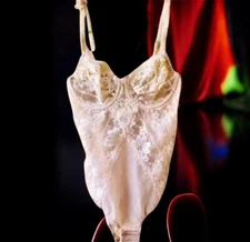 Vintage 69's Promise by Delores Poirette Nude Bustier Corset Body Shaper size 34