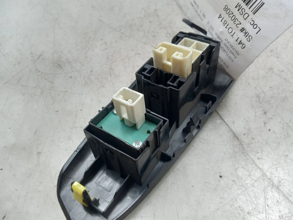 Toyota Tacoma TRD 2014 deportivo cabina extendida lado del conductor puerta delantera interruptor principal Foto 4 de 4