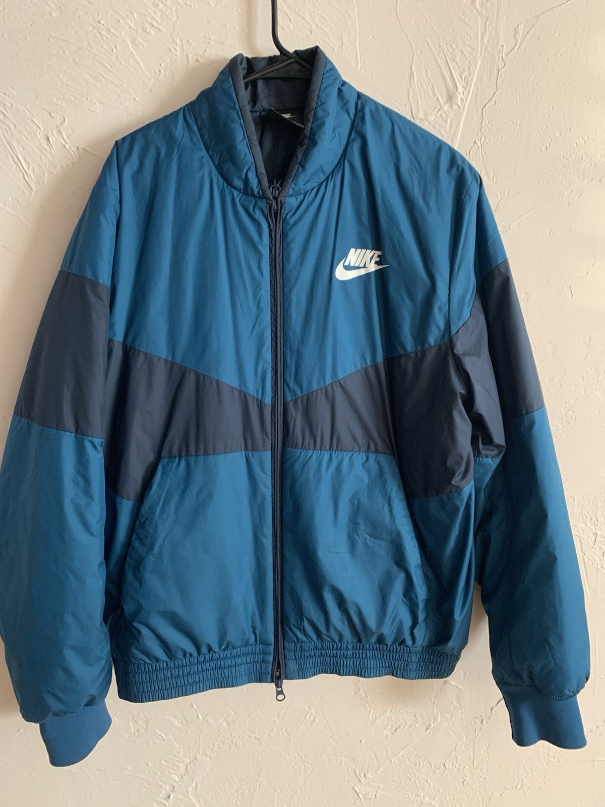 Nike Men's Sportswear Club Therma-Fit Puffer Jacket Large