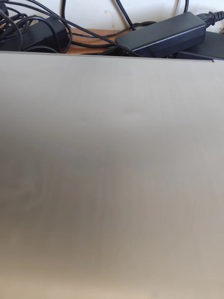 MSI Ultrabook MODERN 14 A10M-1067XIT 14" i7-10510U RAM 8GB SSD 256GB-WIN 10 PRO - Immagine 3 di 4