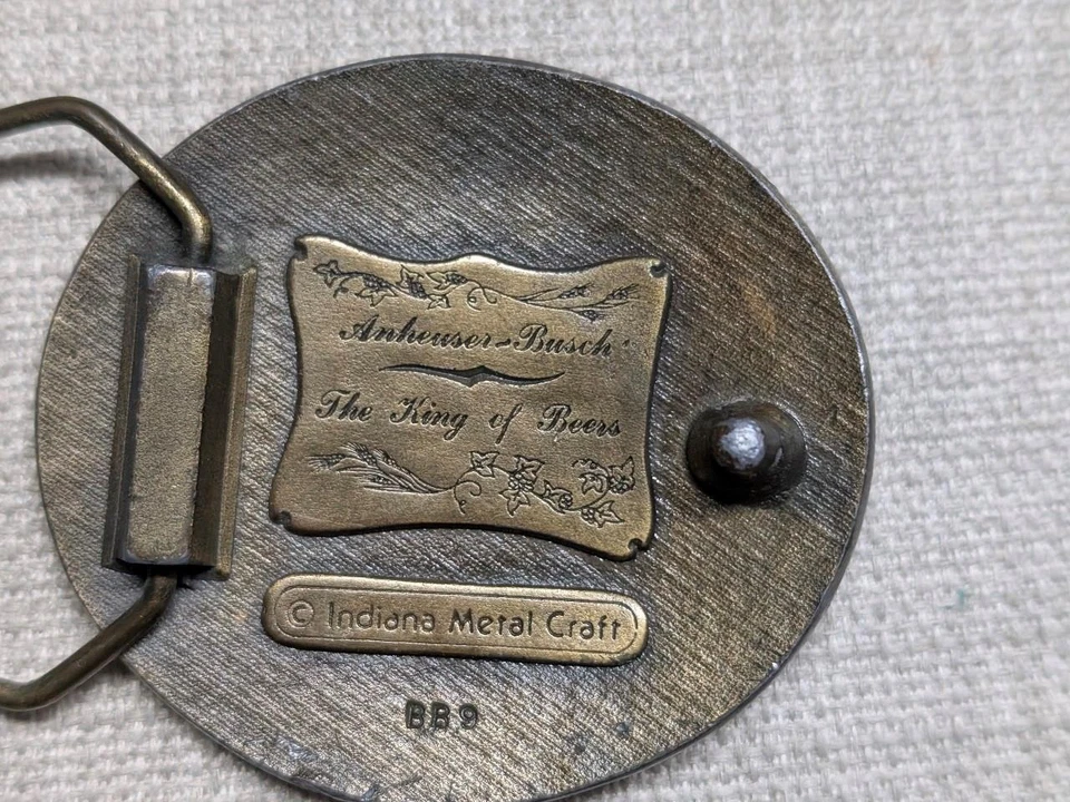 Vintage años 70 ANHEUSER BUSCH hebilla de cinturón LATÓN MACIZO cerveza vaquero occidental Foto 3 de 4