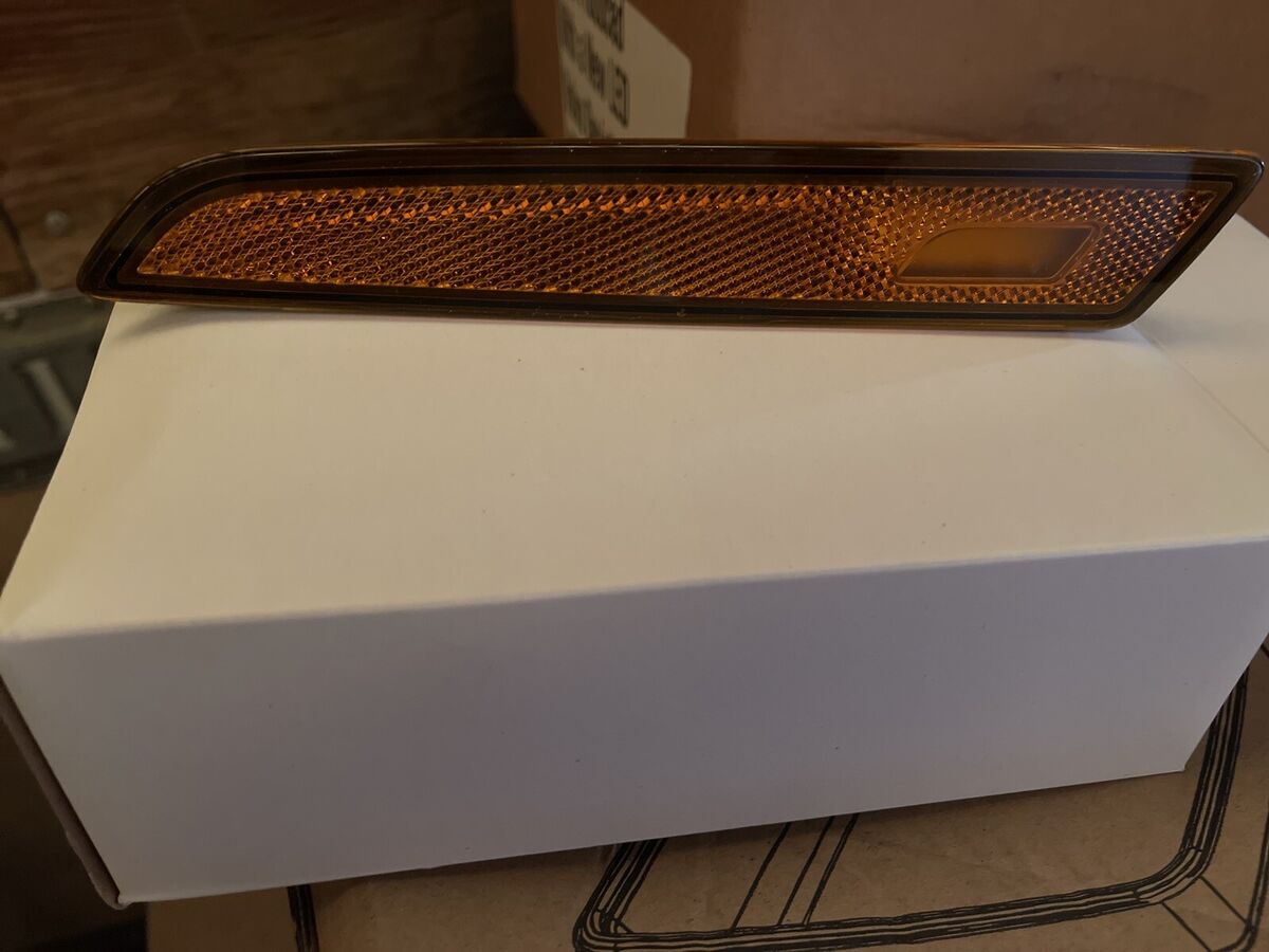 Genuine Volvo 23760339 Hood Mount Clearance Marker Front