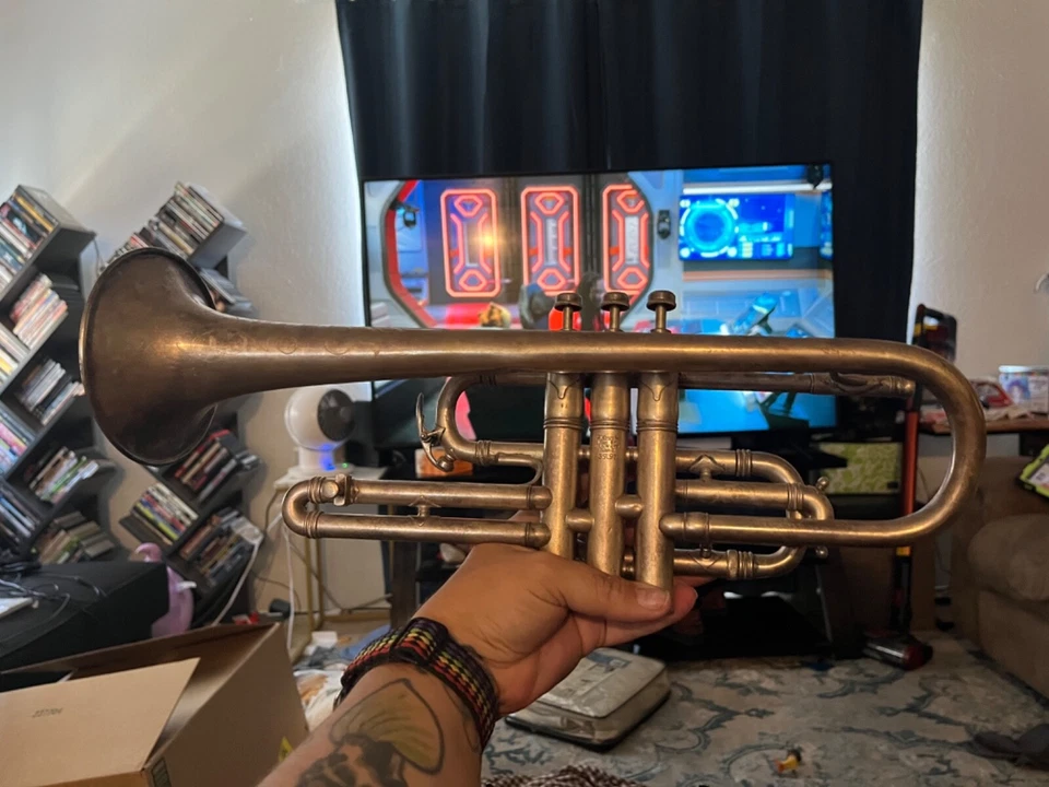 H.N. Trompeta KING Blanca Vintage 1900’s Foto 2 de 4