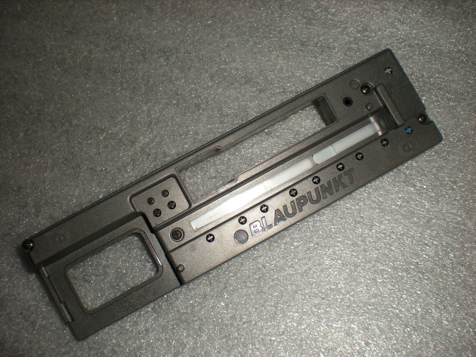 原始设备制造商原装 Blaupunkt ACS2501 汽车立体声磁带接收器 仅面板 — 第 4/4 张图片