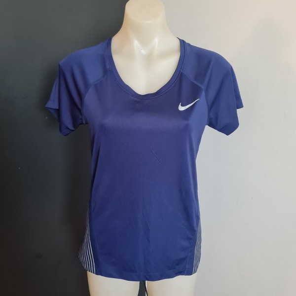 Women's size S 'NIKE' Gorgeous navy blue dri-fit running activewear top - EUC