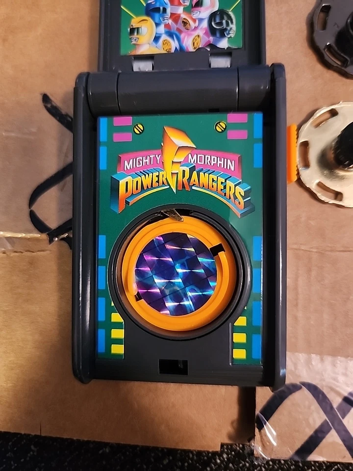 Винтажная пусковая установка 1993 Mighty Morphin Power Ranger Spin Fighters и 4 спиннера - Изображение 4 из 4