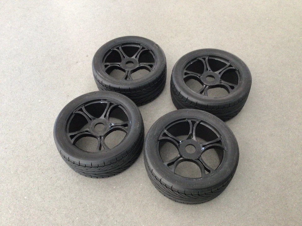 Räder RC Car 1:8, 17mm Aufnahme, NEU (z.B für Kyosho, Tamiya, Traxxas, Graupner) - Bild 2 von 3