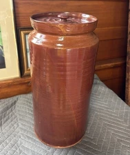 Brown Glazed Stoneware Crock Pot with Lid Rustic Kitchen Decor - C1