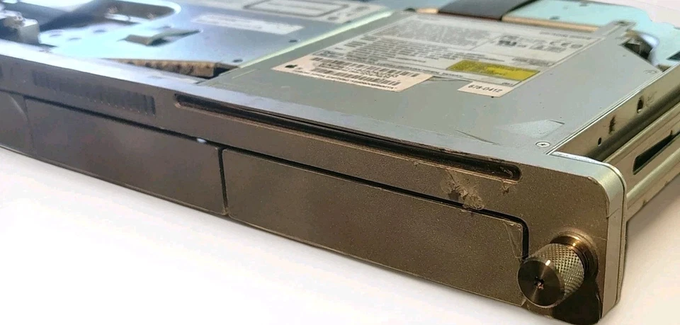 Apple Xserve G4 dual PowerPC 1.33GHz - 1.2GB RAM - No Video - Image 4 of 4