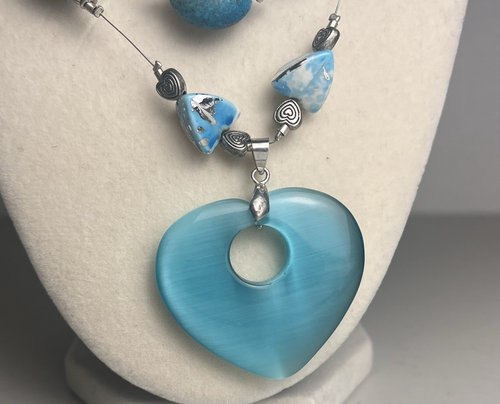 Handgefertigte blaue schwebende Perle Draht Halsketten Glas Herz Anhänger Boho Schmuck - Bild 6 von 22
