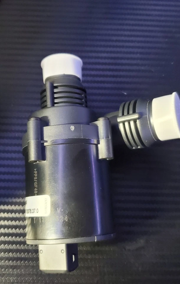 Bomba de agua del motor-3.0i Pierburg 7.02078.37.0 Foto 4 de 4