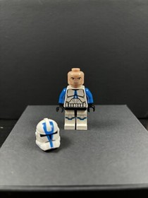 Lego Star Wars Mini Figure: Clone Trooper 501st Legion SW0445 (75002)