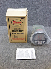New Unused Dwyer Series 3000 Photohelic Pressure Switch Gage Model 3330 Gauge