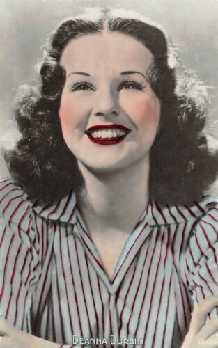 Deanna DURBIN (actrice) - Picture 1 of 2