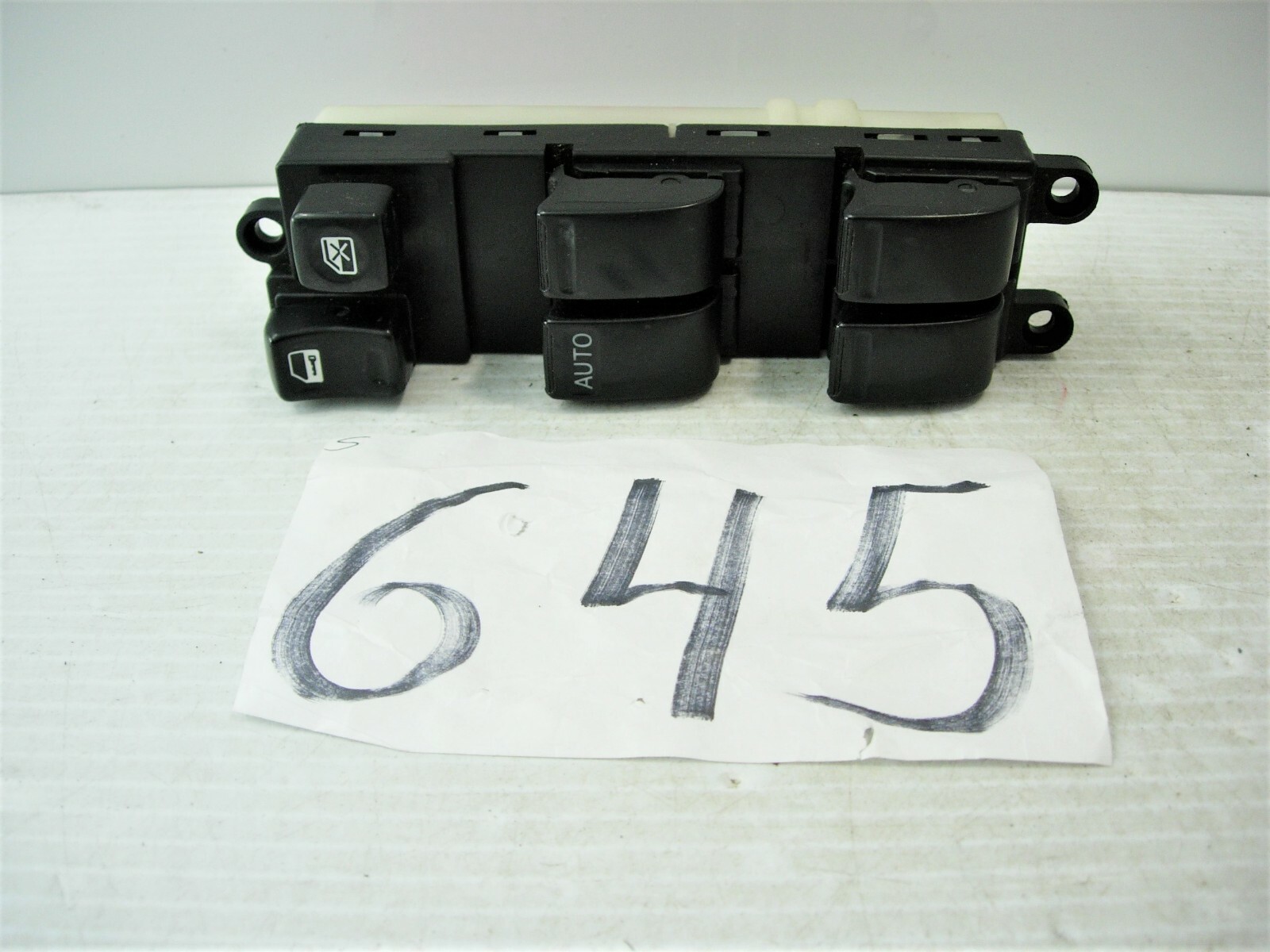 00 01 02 03 04 05 06 Sentra Master Window Switch Control Power DRIVER #645-S 
