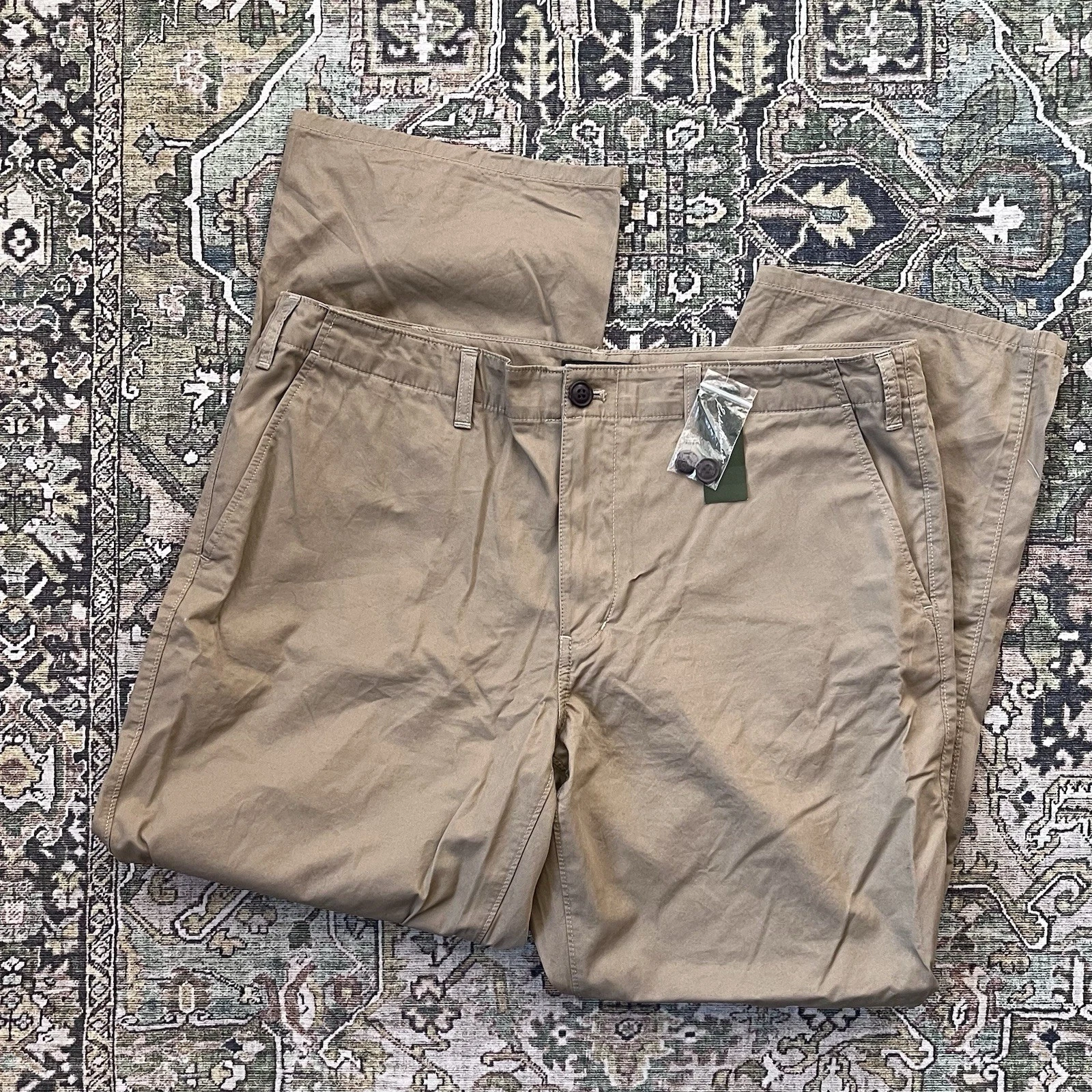 NWT New Men’s Eddie Bauer Lightweight Cotton Chinos Pants Tan Brown Khaki 38x30”
