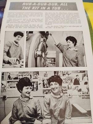 Sk262 Ephemera 1968 Fußball Bild June Taylor Irene Ramsden Manchester Utd 