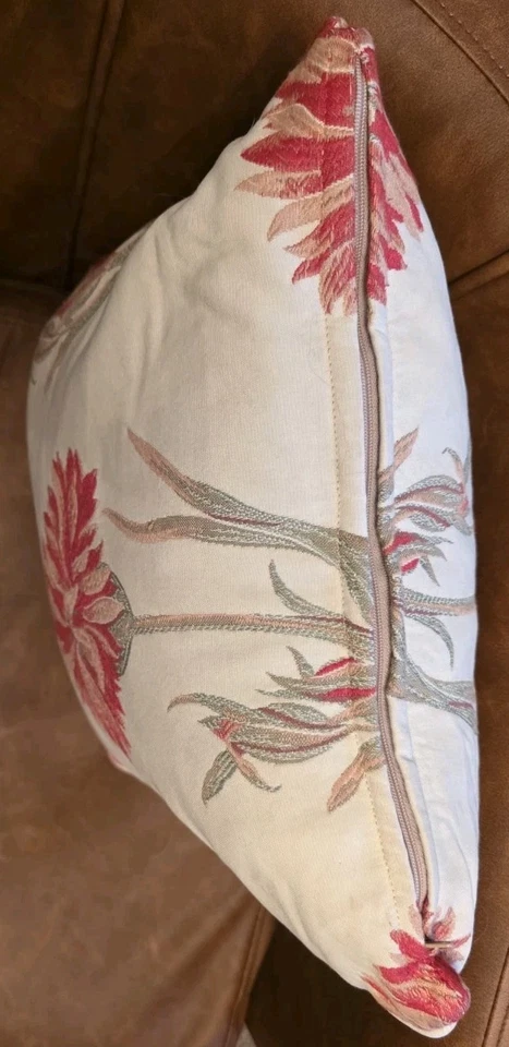 Cojín John Lewis 15"x 15" Relleno de Plumas Crema Floral Cremallera Foto 4 de 4