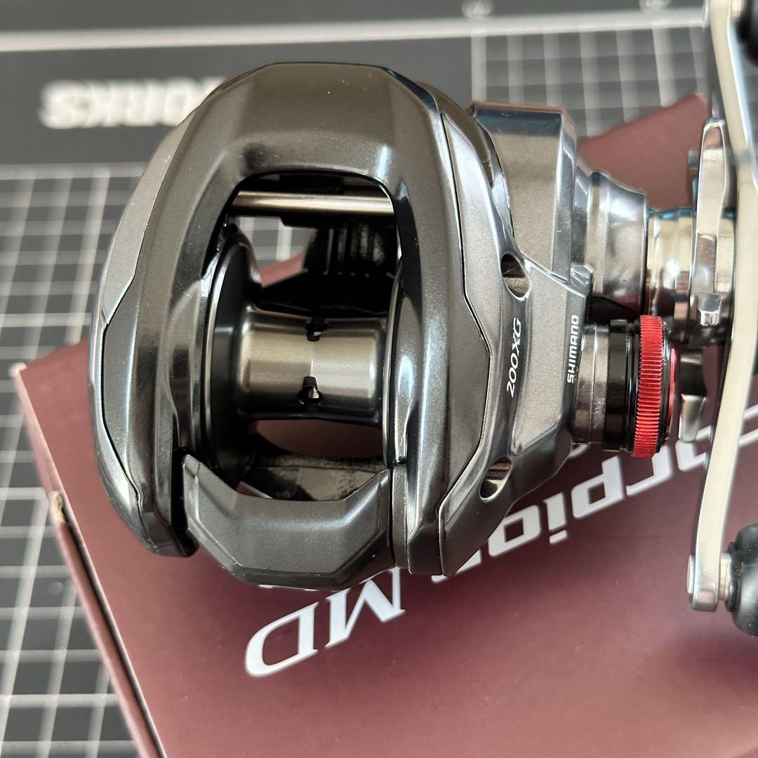 Shimano 24 Scorpion MD 200XG Right Handed Baitcasting Reel