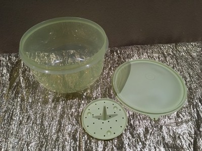 New Tupperware Crisp It Lettuce Keeper in a beautiful color