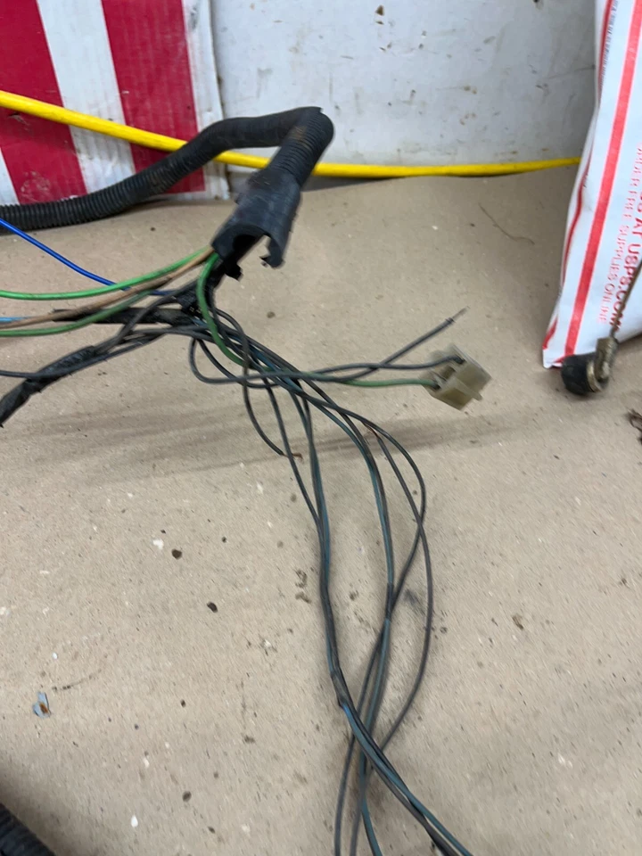 1981 85 86 87 GP MONTE CUTLASS REGAL HEADLIGHT BULKHEAD REPAIR WIRE WIRING HARNE - Image 3 of 4