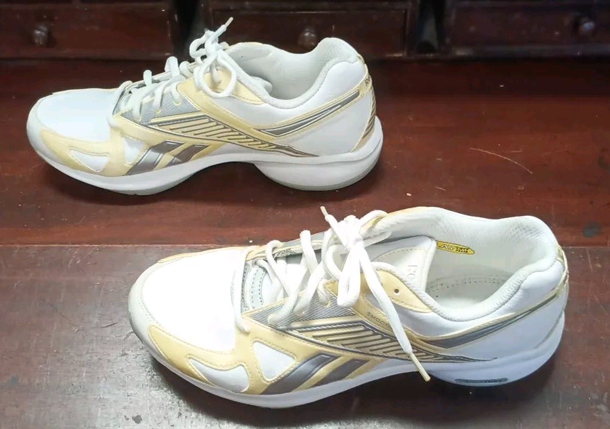 Reebok Womens Simply Tone Yellow & White Walking Shoes Size 9 image 3