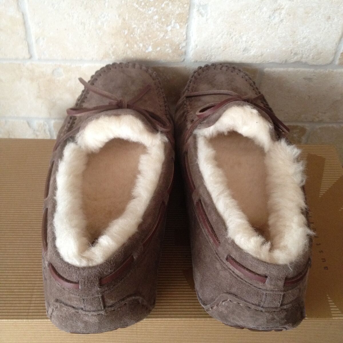 UGG Dakota Espresso Brown Slippers Moccasins Suede Sheepskin UGG Dakota Espresso Brown Slippers Moccasins Suede Sheepskin