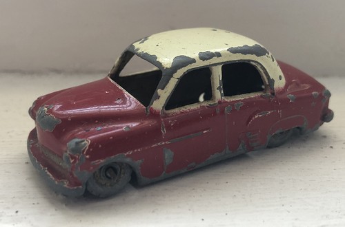MATCHBOX LESNEY Moko 22a Vauxhall Cresta 1956 Vintage Die Cast Toy Car Red Cream