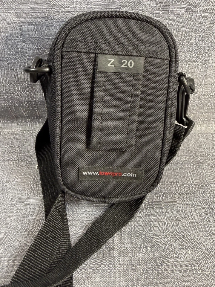 LowePro  Small Compact Camera Case with Strap Z20 Black - Image 2 of 4