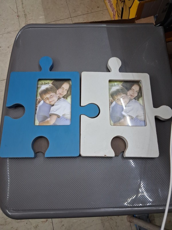 puzzle piece picture frame