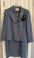Le Suit Women's Dressy Blue 2Pc Skirt Suit Set 3 Front Buttons Size 12