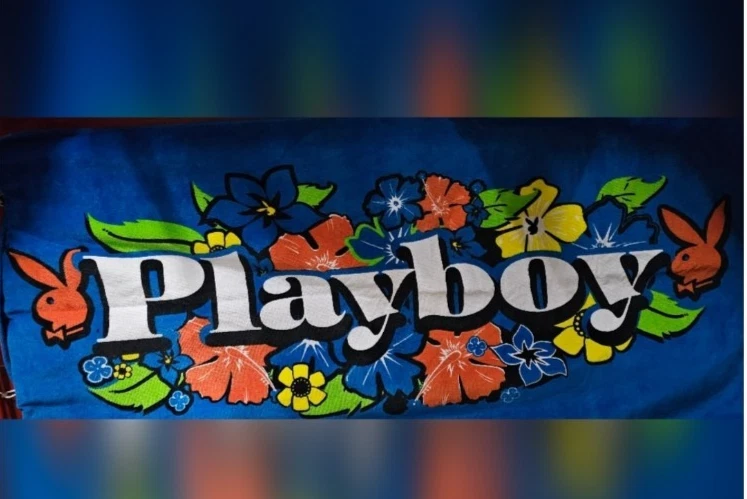 Toalha Playboy 2003 Design de Cabeça de Coelho Estilo Floral Havaiano Azul e Laranja Nova - Imagem 2 de 4