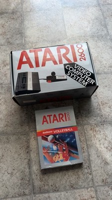 Atari 2600 Konsole im Originalkarton