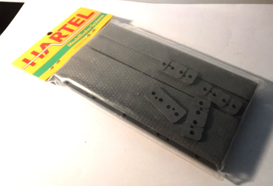 Hartel 48010 Tram Tracks, Straight, H0, in Original Packaging - Image 2 of 3