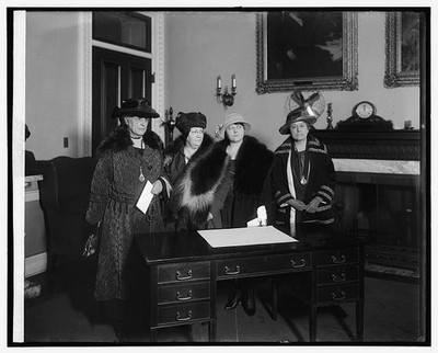 Mrs. Summer Bird,Mrs. Edson,Mrs. Winter,Miss. Eleanor Franier Egan,11/9/21