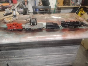 USA Trains R72402 New York Central G S4 Diesel Locomotive Freight Train Set