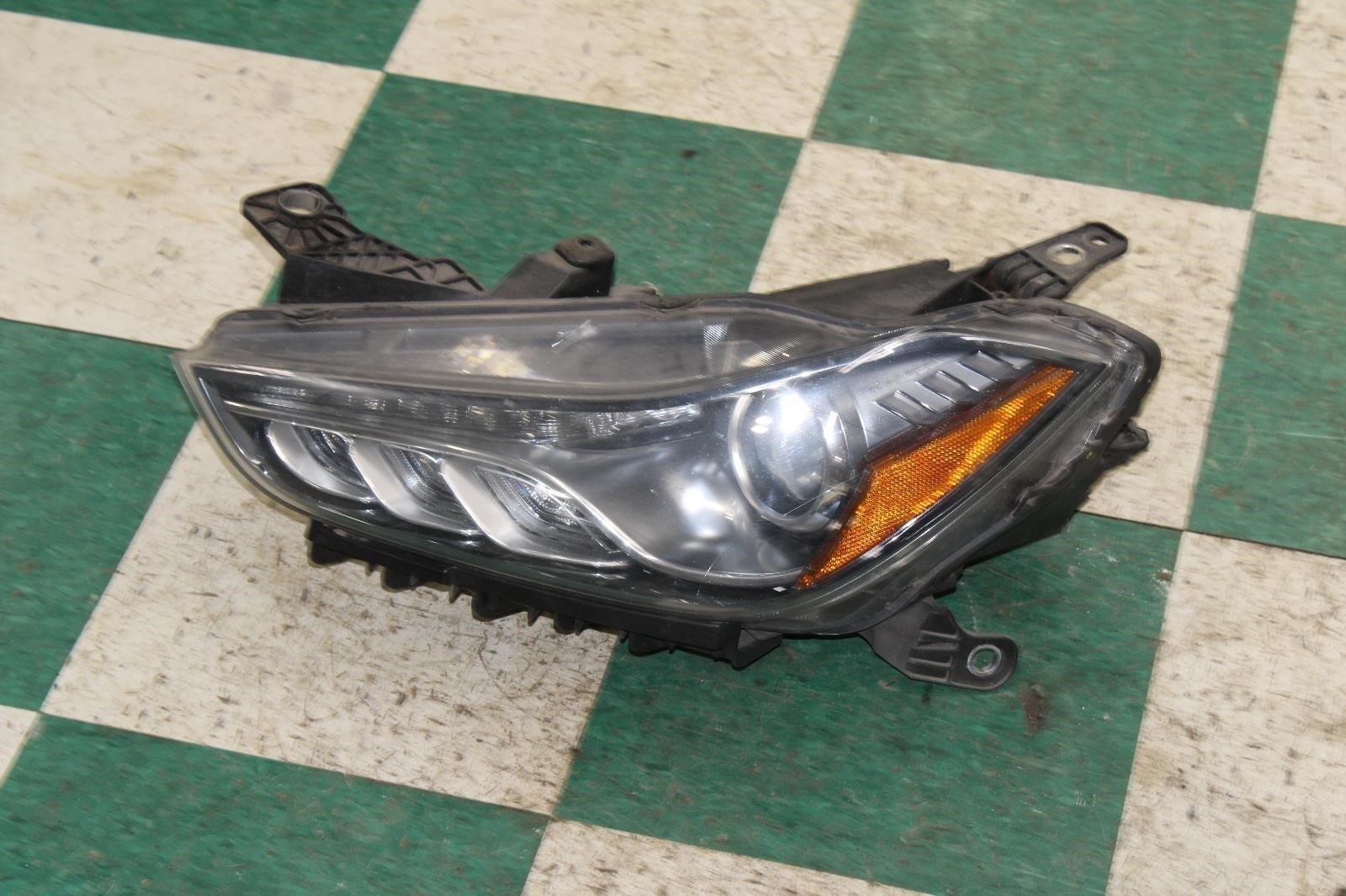 Maserati Ghibli 2014-2017 Left Headlight