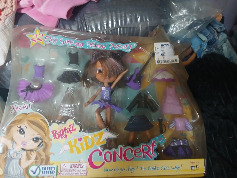 Rare BRATZ KIDZ CONCERT SET YASMIN