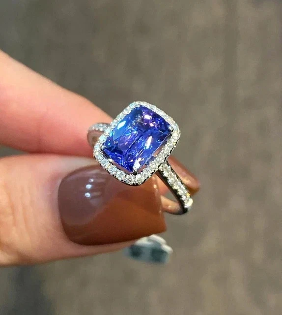 Anel de noivado de tanzanita folheado a ouro branco 14k corte radiante 5,50 quilates criado em laboratório - Imagem 2 de 4