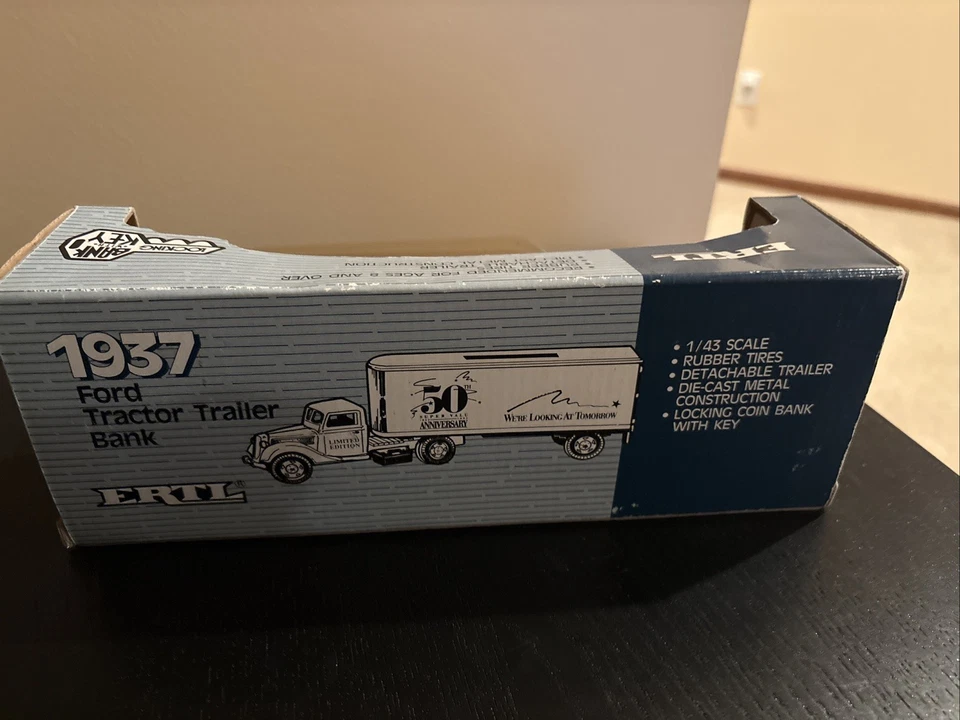 ERTL 1937 Ford Tractor Trailer Bank 50th Anniversary Super Valu (1992) Orig Box - Image 2 of 4