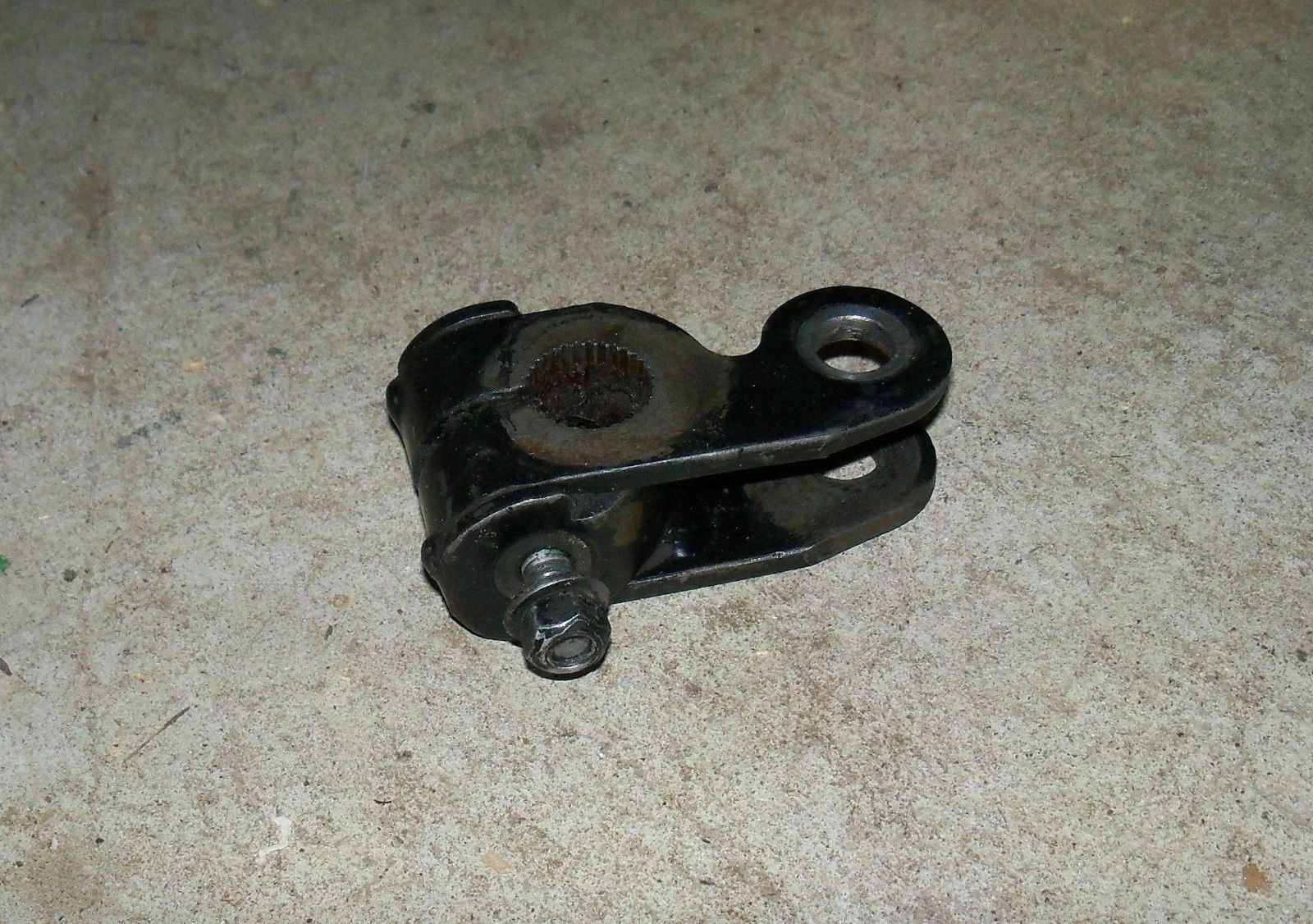 John Deere 318 Power Steering Spindle Arm Link Onan 322 332 420 430