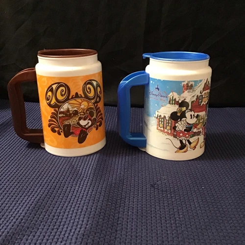 2 Vintage Coca-Cola Disney  Resorts  Plastic Sipping Mugs With Lids