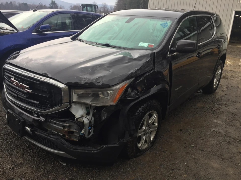 Radiator GMC ACADIA 17 18 19 20 21 22 23 Foto 2 de 4