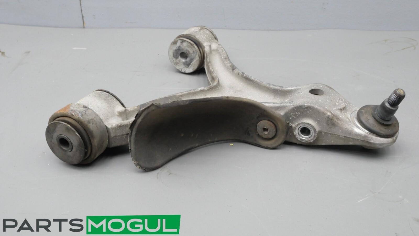 2004-2013 MASERATI QUATTROPORTE Front Right lower control arm 3206581 OEM