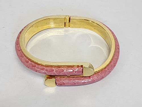Vintage Hinged Cuff Braclet Gold Tones Snake Skin Patterned Pink Fashion - Picture 19 of 24