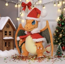 Pok&eacute;mon Charizard Santa Pl&uuml;schtier (27 cm) - Limited Christmas Edition