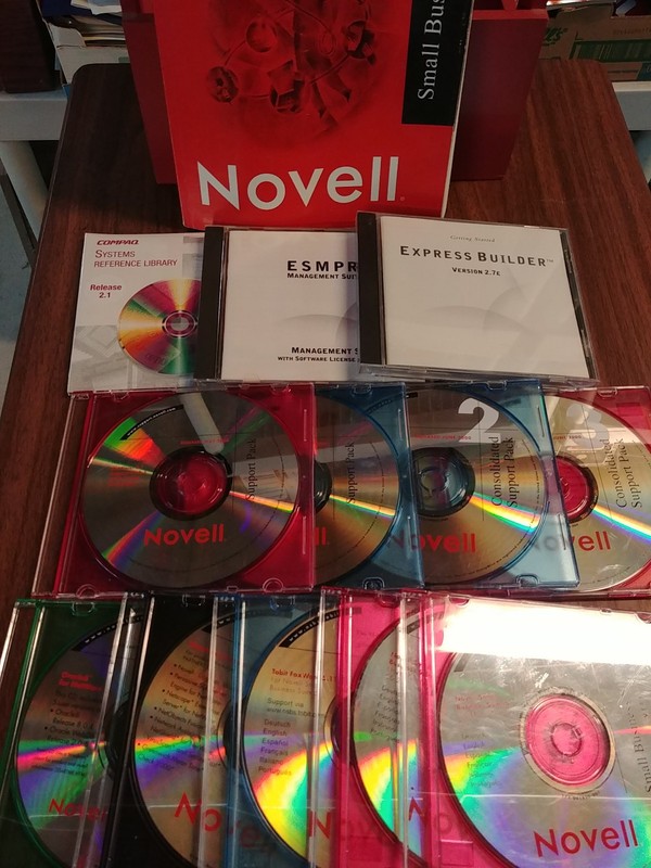 Novell V5 - Small Business Suite, CD's and Manual