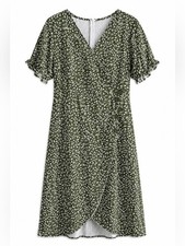 NWOT Women Midi Dress Green and White Floral Pattern V Neck Ruffle Sleeves M